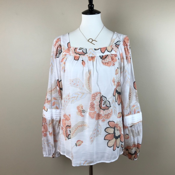 LC Lauren Conrad Tops - LC Lauren Conrad Trapunto Peasant Top L